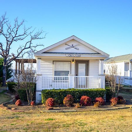 Crosstimbers Marina And Cottages Sperry Exterior foto