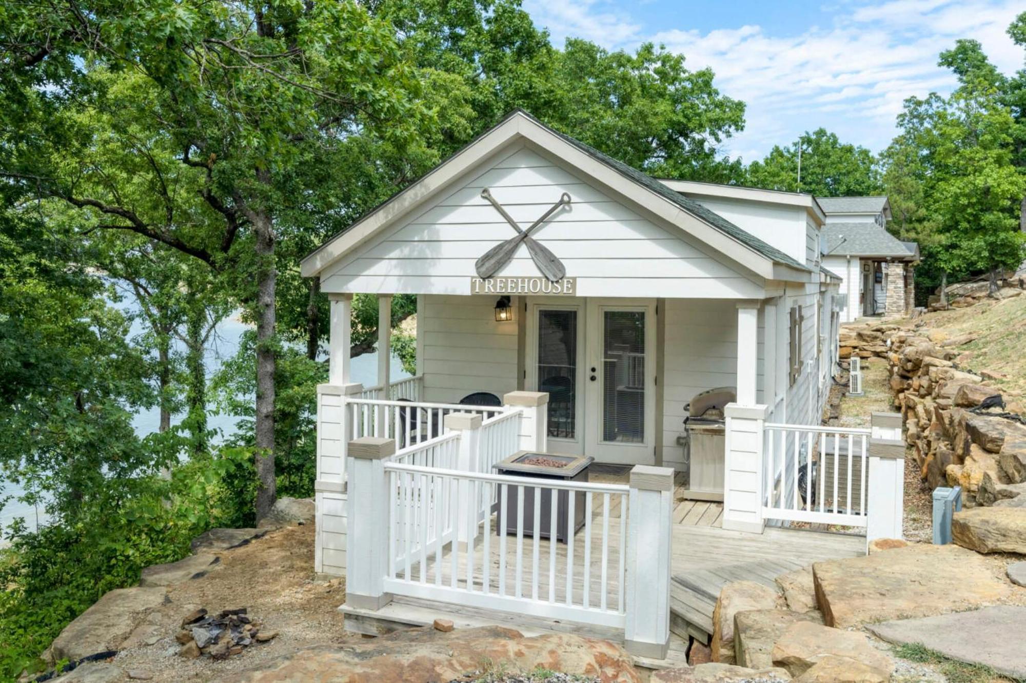 Crosstimbers Marina And Cottages Sperry Exterior foto
