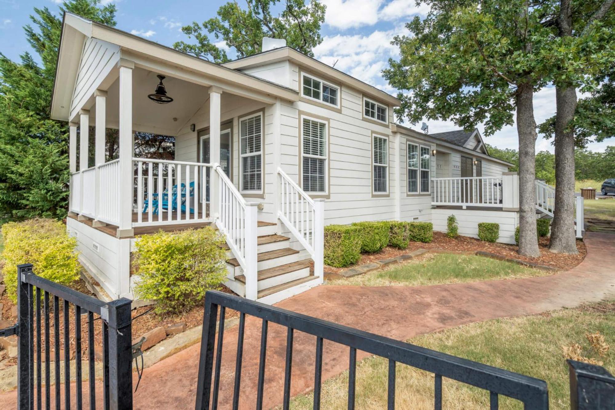 Crosstimbers Marina And Cottages Sperry Exterior foto