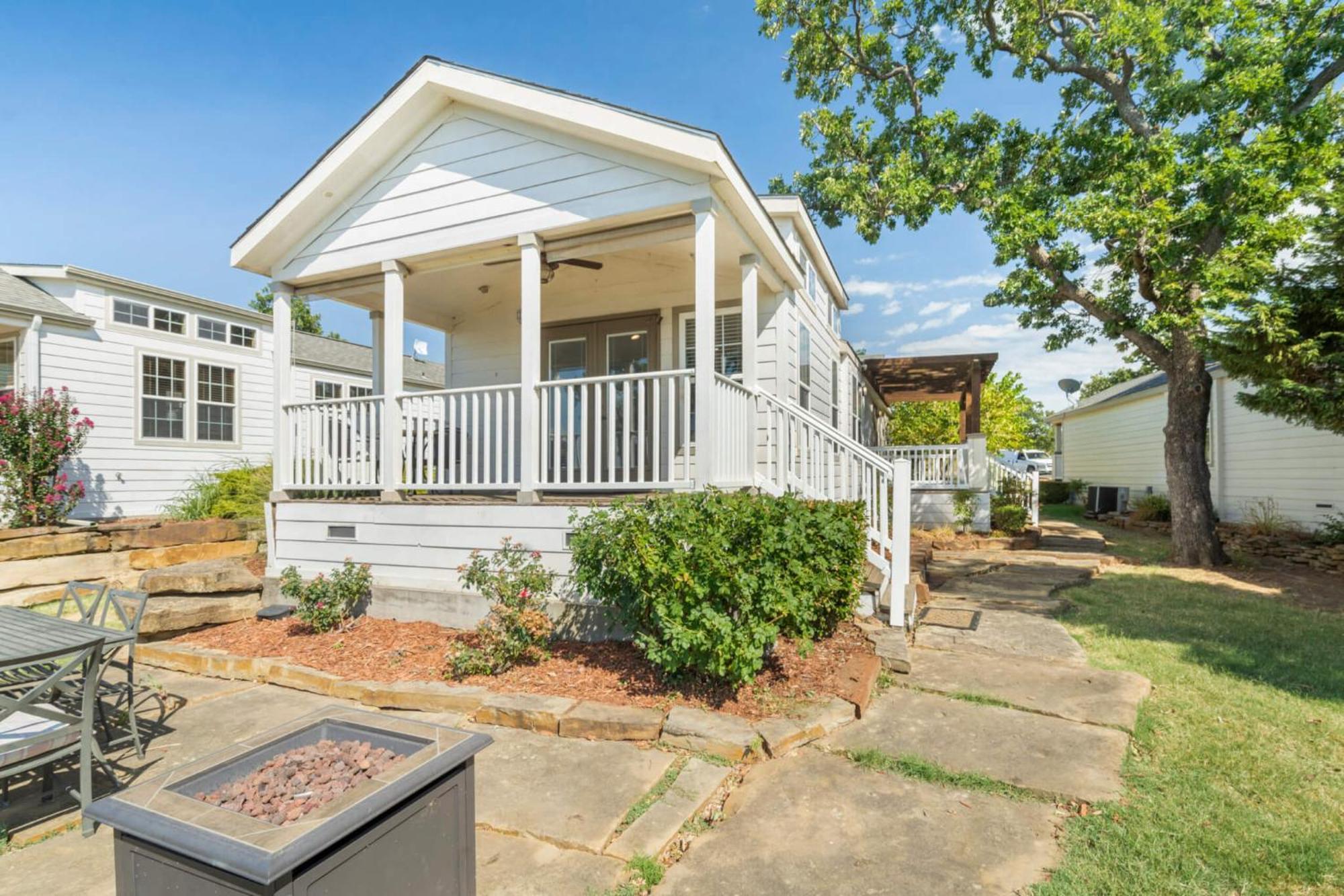 Crosstimbers Marina And Cottages Sperry Exterior foto