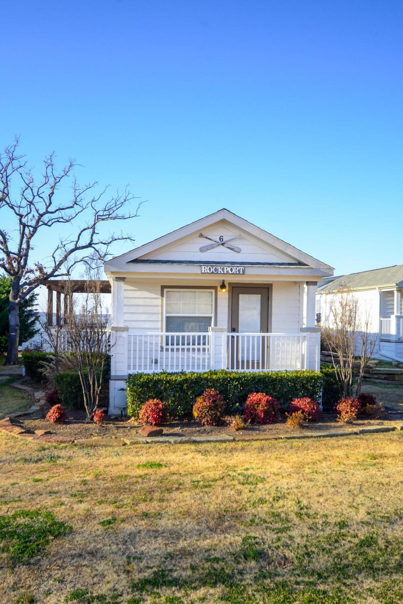 Crosstimbers Marina And Cottages Sperry Exterior foto